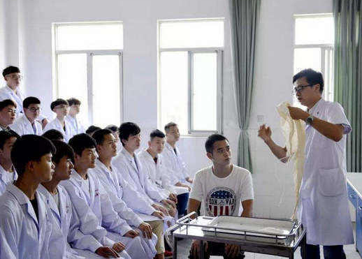 河南省郑州市招生有医学影像专业的中专卫校都有哪些